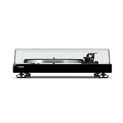 Yamaha TT-S303 Plattenspieler Schwarz Frontansicht mit geschlossener Staubschutzhaube
