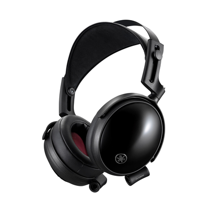 Yamaha YH-C3000 Kopfhörer Schrägansicht mit Leder-Kopfband und geschlossenen Hörmuscheln