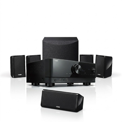 Yamaha YHT-4960 5.1-Heimkino-Set Schwarz Schrägansicht mit AV-Receiver und Lautsprecherset